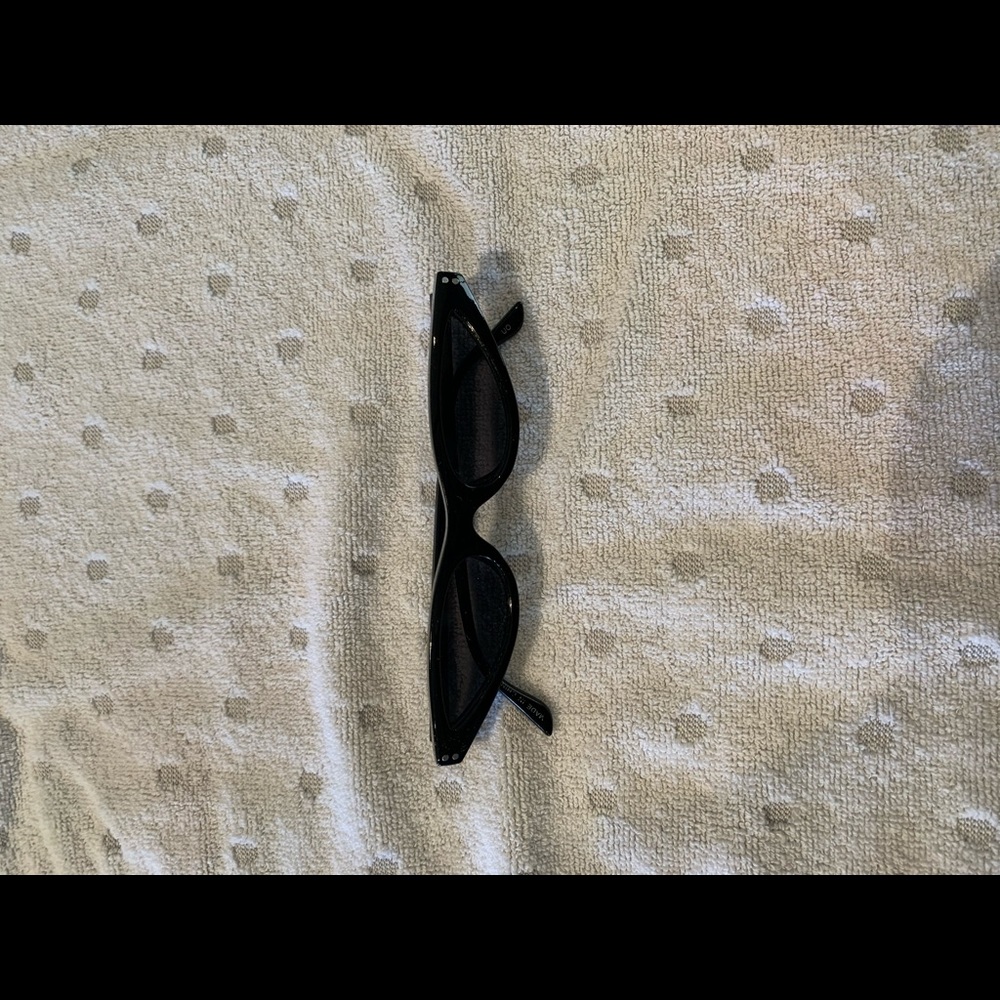 Mini sunglasses